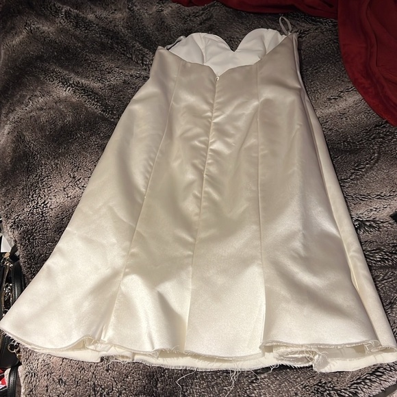 Elegant White Strapless Vintage Dress - Picture 5 of 13